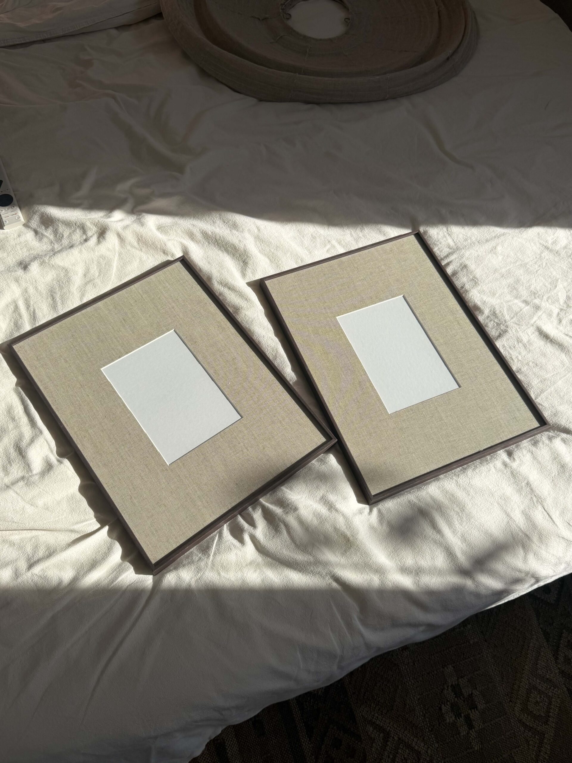 Sample Sale | 2 Lijsten 30x40 cm met linnen passe-partout